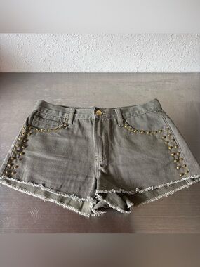Y2K Grunge Olive Green Studded Mini Shorts✨